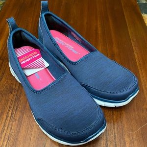 SKECHERS MEMORY FOAM SHOES